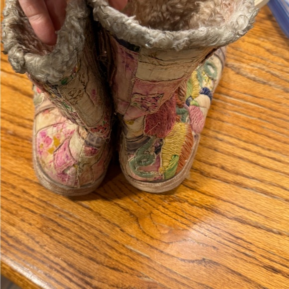 Magnolia Pearl Colorful Embroidered Boots - Picture 4 of 6